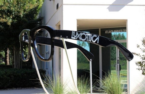 Luxottica - Paper.id