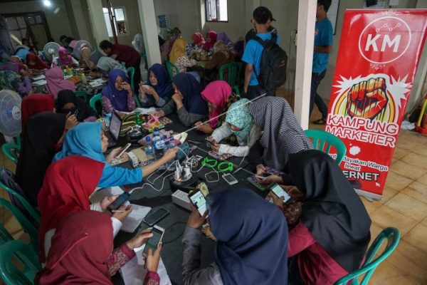 Melihat Kampung Bisnis Online yang Berdayakan Ratusan Remaja Desa