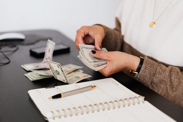 Hubungan Antara Invoice Financing Dengan Kelancaran Bisnis Kamu