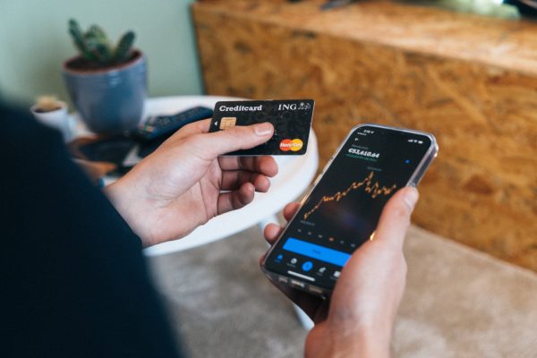 Baca! Tips Melakukan Transaksi Online dengan Kartu Debit