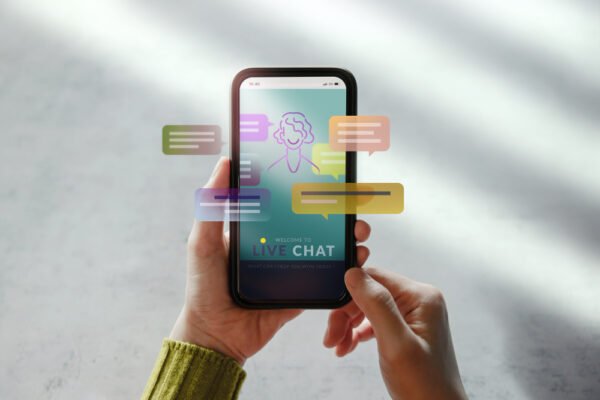 5 Keuntungan Pakai Platform Chat Commerce untuk Bisnis Online 