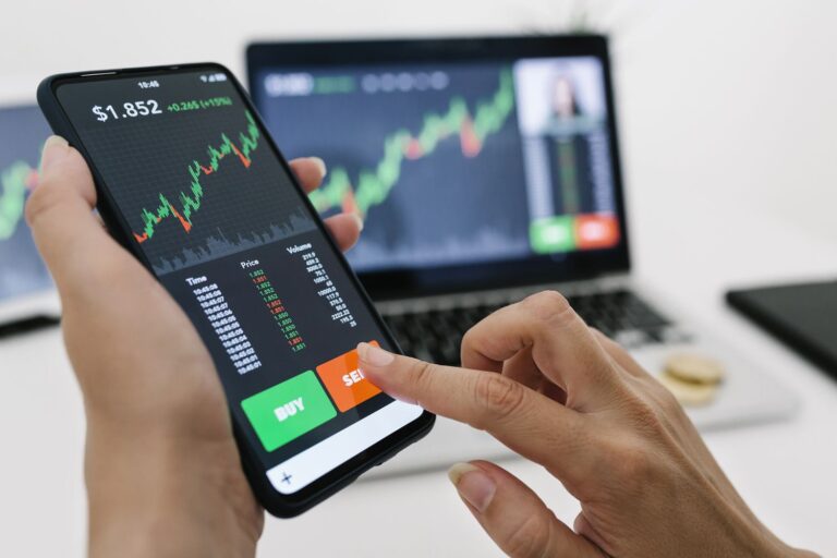 Cara Dapat Uang dari HP dengan Staking: Penghasilan Pasif dari Crypto