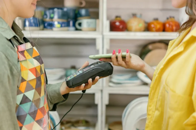 Digital Wallet: Pengertian, Fungsi, dan Dampaknya bagi Bisnis di Indonesia