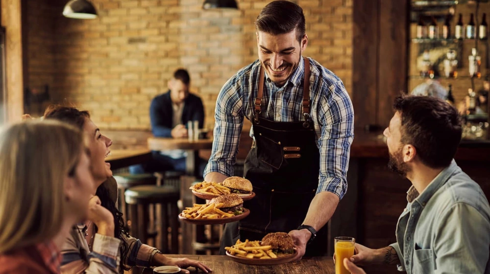7 Rekomendasi Ide Usaha Franchise Makanan Modal 100 Juta Populer, Dijamin Balik Modal!