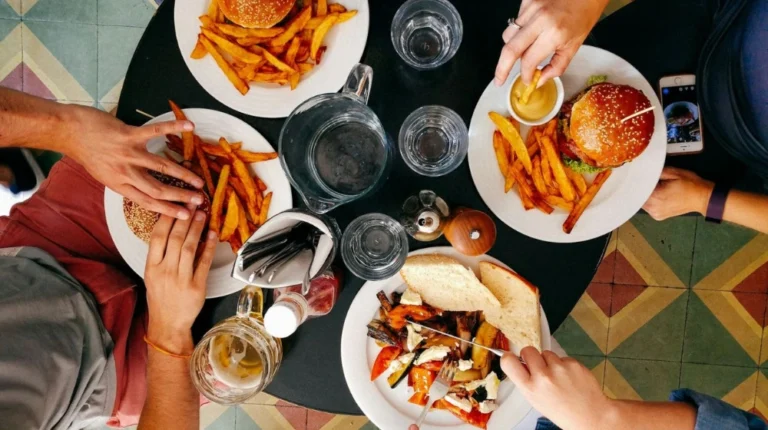 10 Franchise Makanan di Bawah 10 Juta, Cocok untuk Ide Bisnis Pemula