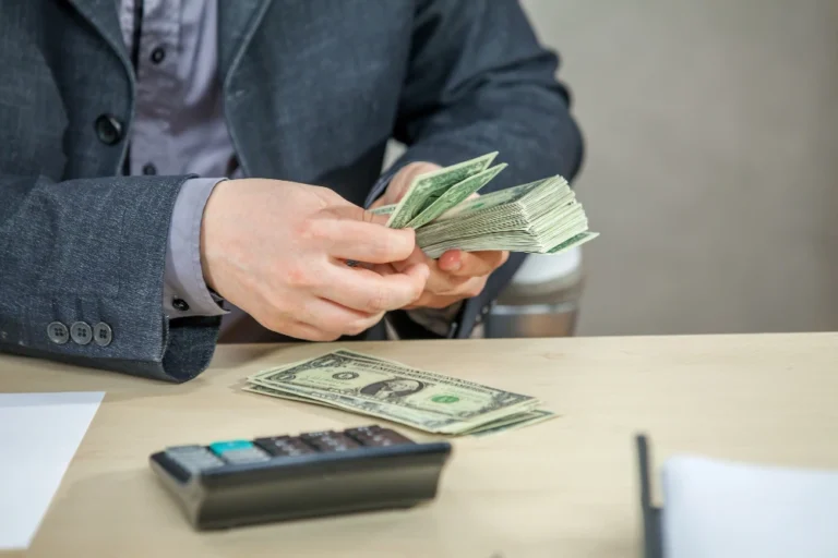 Petty Cash: Pengertian, Manfaat, Cara Mengelola, dan Contoh Penerapannya